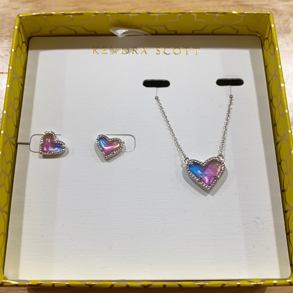 Kendra Scott Jewelry - Kendra Scott gift set